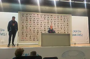 Filipe Luís em entrevista coletiva do Flamengo (Foto: João Pedro Fragoso)