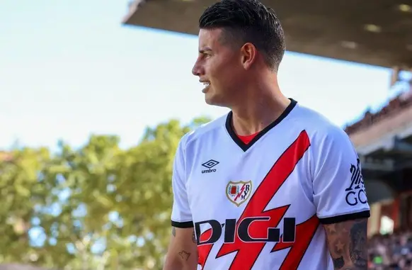 James Rodríguez durante partida do Rayo Vallecano (Foto: Divulgação/James Rodríguez)