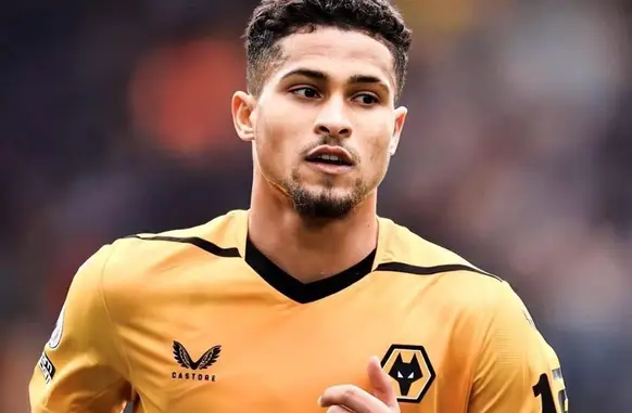 João Gomes é titular absoluto do Wolverhampton (Foto: Reprodução/ Instagram)