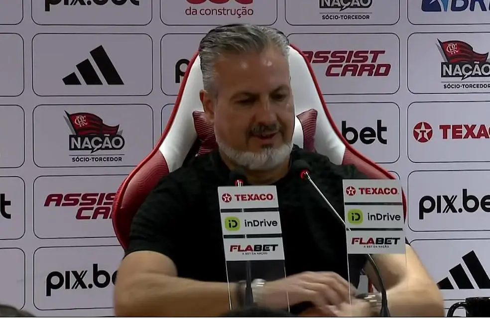 José Boto dá coletiva de imprensa no Flamengo