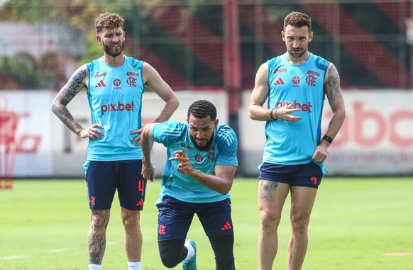 Léo Pereira, Léo Ortiz e Juninho (Foto: Gilvan de Souza/Flamengo)