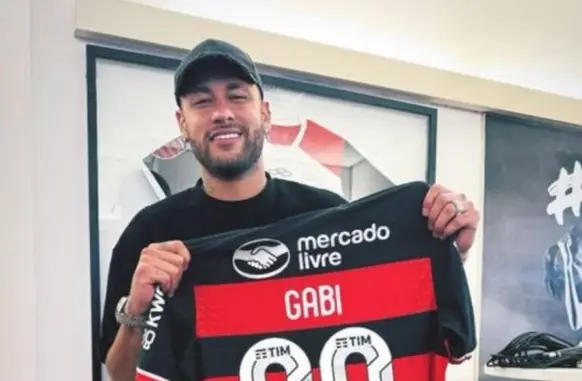 Neymar com camisa de Gabigol no ano passado (Foto: Reprodução)