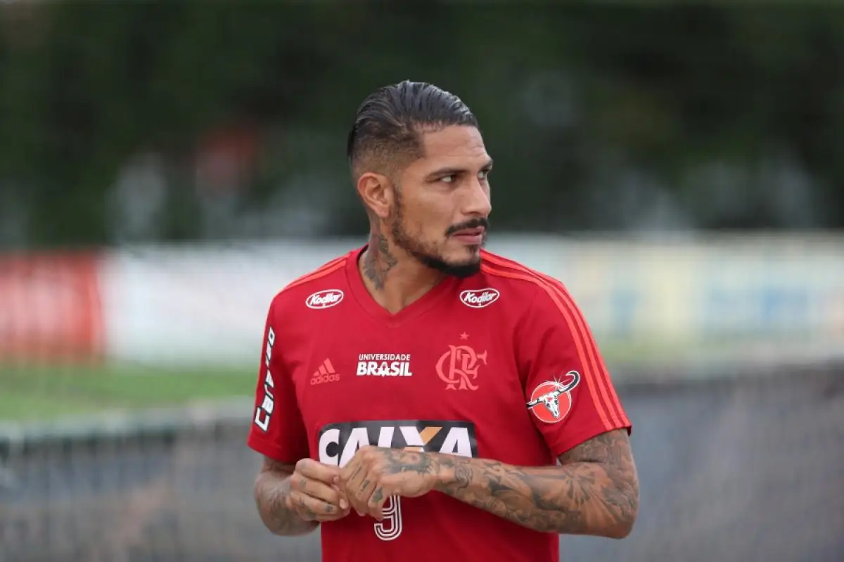 Paolo Guerrero jogou no Flamengo entre 2015 e 2018