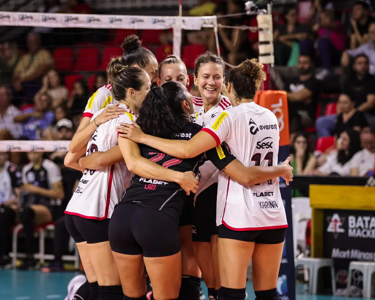 Sesc Flamengo vence o Unilife Maringá de virada pelo returno da Superliga feminina de vôlei