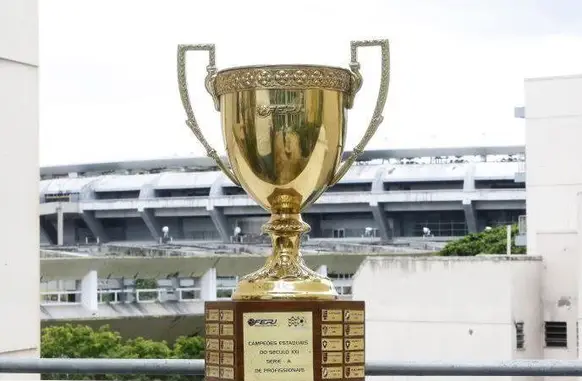 Taça do Campeonato Carioca 2025 (Foto: Divulgação/Ferj)