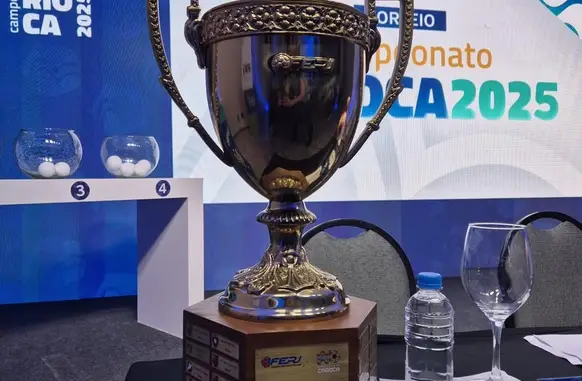 Taça do Campeonato Carioca de 2025 (Foto: Ronald Lincoln)