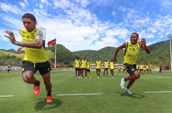 Time alternativo do Flamengo treina para o Campeonato Carioca (Foto: Gilvan de Souza / CRF)