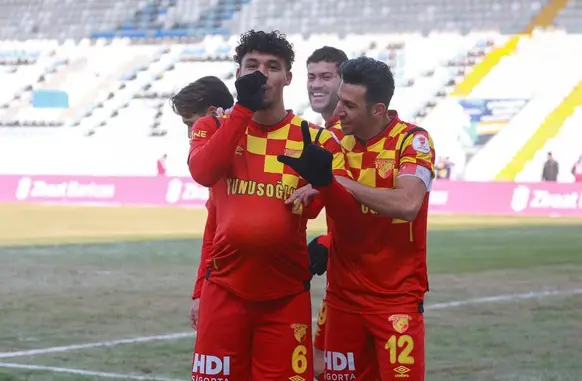 Victor Hugo, do Göztepe, comemora primeiro gol na Europa (Foto: Göztepe / Divulgação)