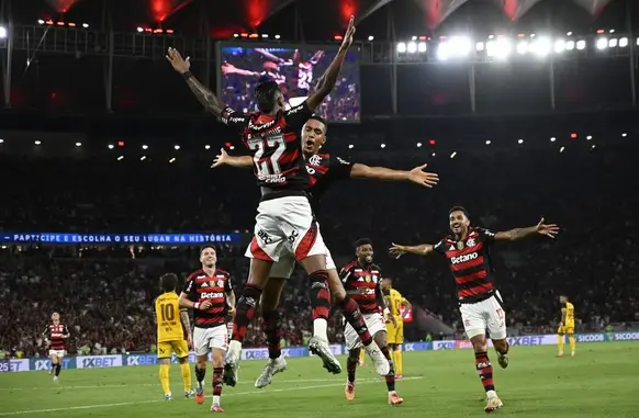 Bruno Henrique e Samuel Lino (Foto: André Durão)