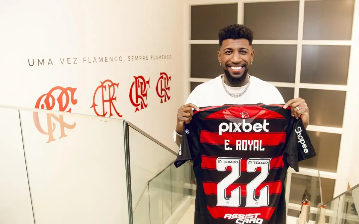 Emerson Royal assinou vínculo com o Flamengo até o fim de 2028
