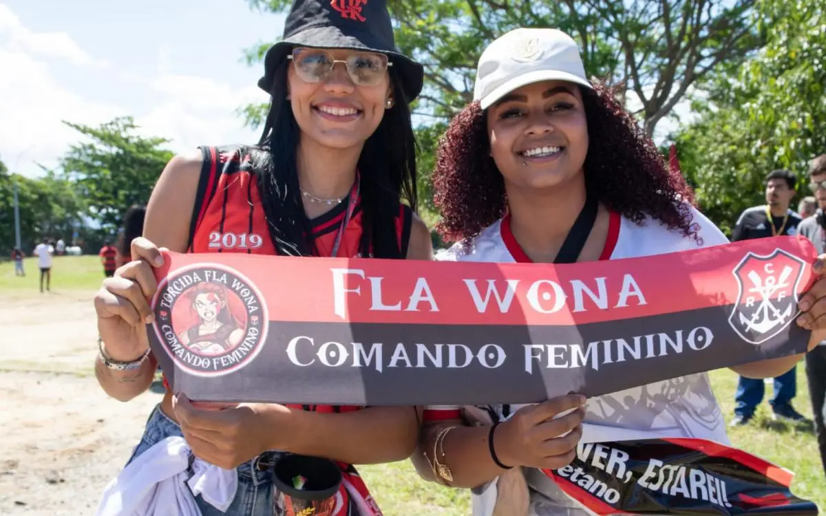 Torcedoras do Flamengo compareceram ao AeroFla