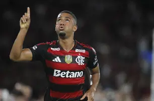 Abençoado: autor do gol do título, Samuel Lino agradece aos céus (Foto: Reginaldo Pimenta/Agência O Dia)