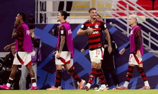 Danilo celebra gols e energia única no Flamengo