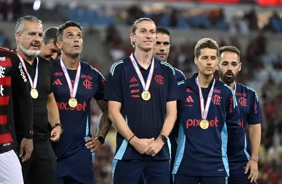 Empresário ‘trava’ renovação Filipe Luís com Flamengo; entenda empecilho (Foto: André Durão/ge)