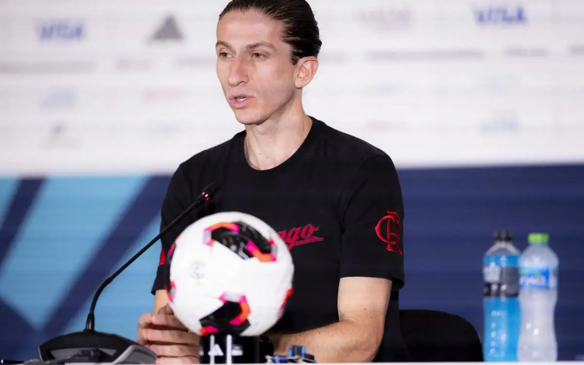 Filipe Luís mostra preocupação com a força física do Pyramids e por isso deve mexer no Flamengo