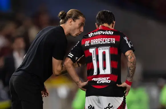 Filipe Luís (Foto: Reprodução / Imago)