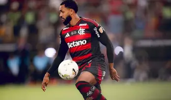 Flamengo avalia proposta do Pumas por Juninho