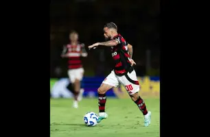 Michael em ação pelo Flamengo no duelo com o Mirassol, no Estádio Campos Maia (Foto: Caique Coufal / Flamengo)