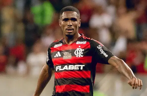 Na mira do Grêmio, Evertton Araújo sinaliza interesse de ser transferido para o time gaúcho (Foto: Gilvan de Souza / Flamengo)