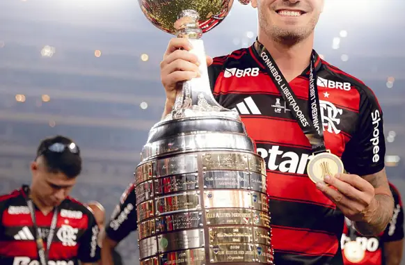 Saúl conquistou o primeiro título pelo Flamengo (Foto: Adriano Fontes/Flamengo)