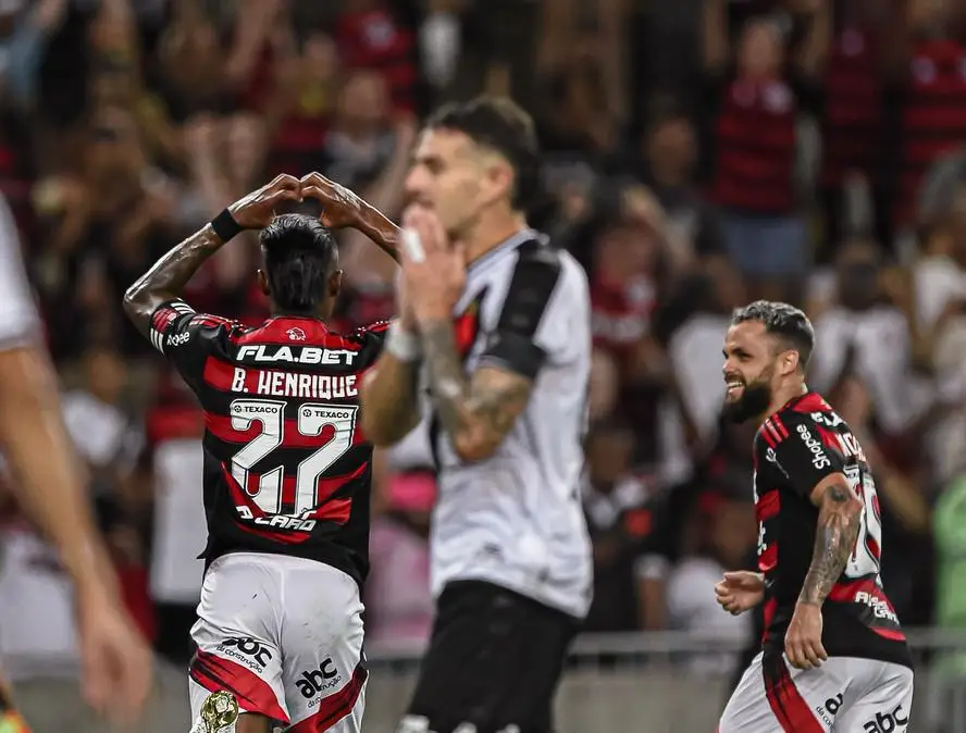 Bruno Henrique abriu o placar em vitória para o Flamengo sobre o Vasco