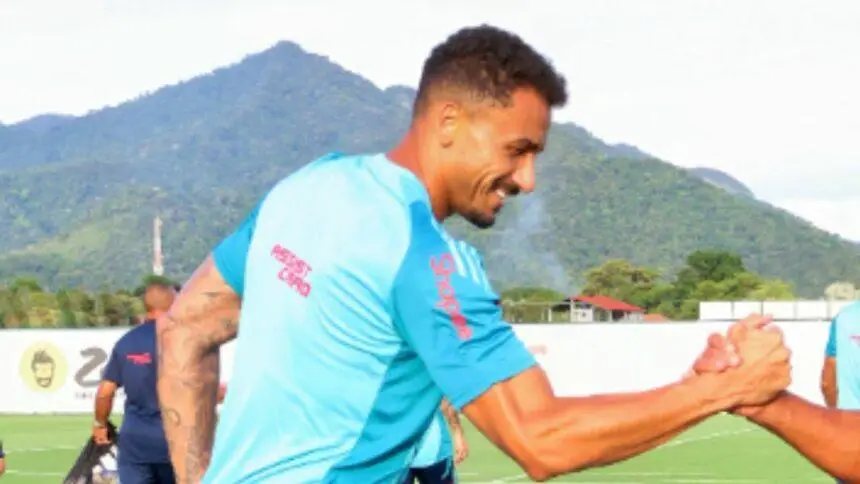 Danilo em treino do Flamengo