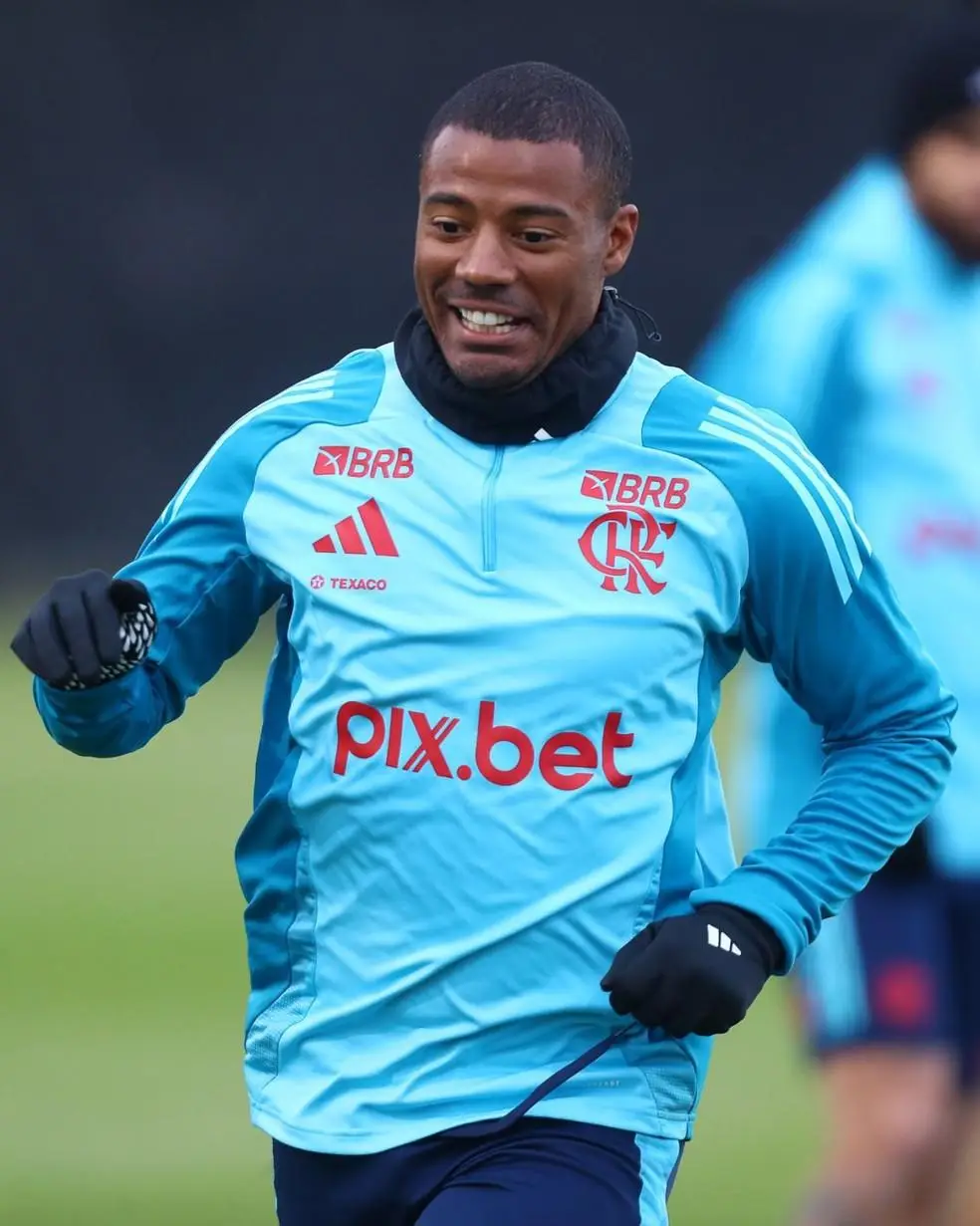 De la Cruz em treino do Flamengo