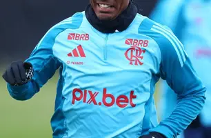 De la Cruz em treino do Flamengo (Foto: Gilvan de Souza/CRF)