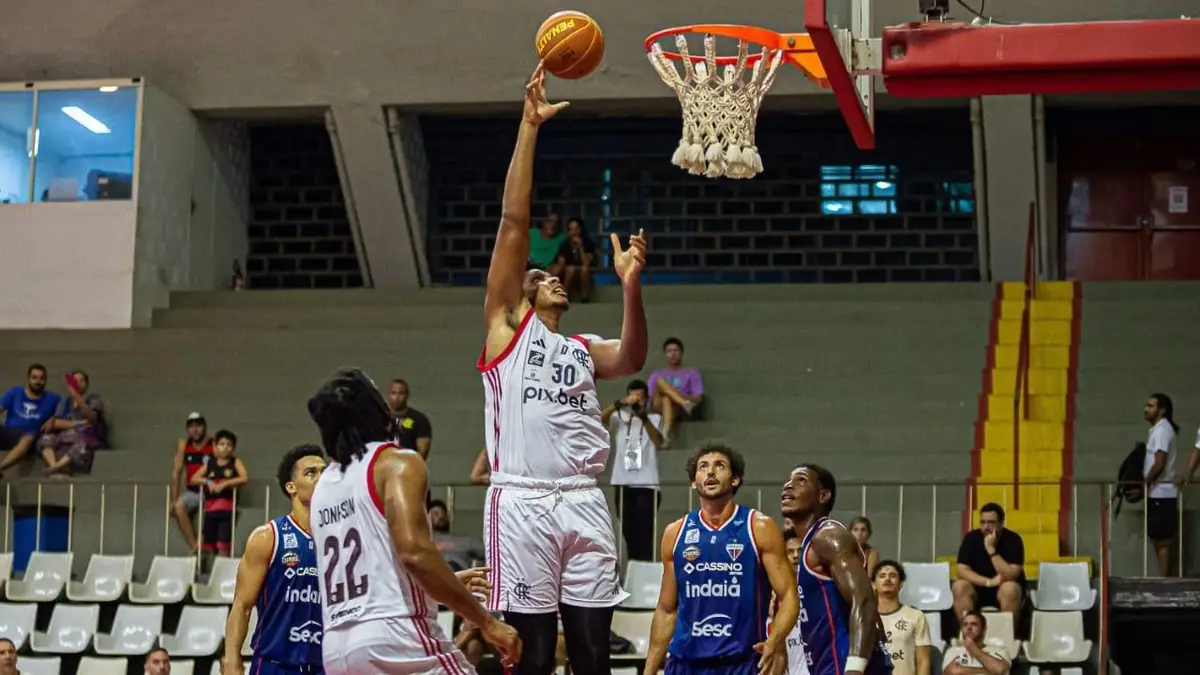 FlaBasquete venceu o Fortaleza por 84 a 79 e encosta na liderança do NBB