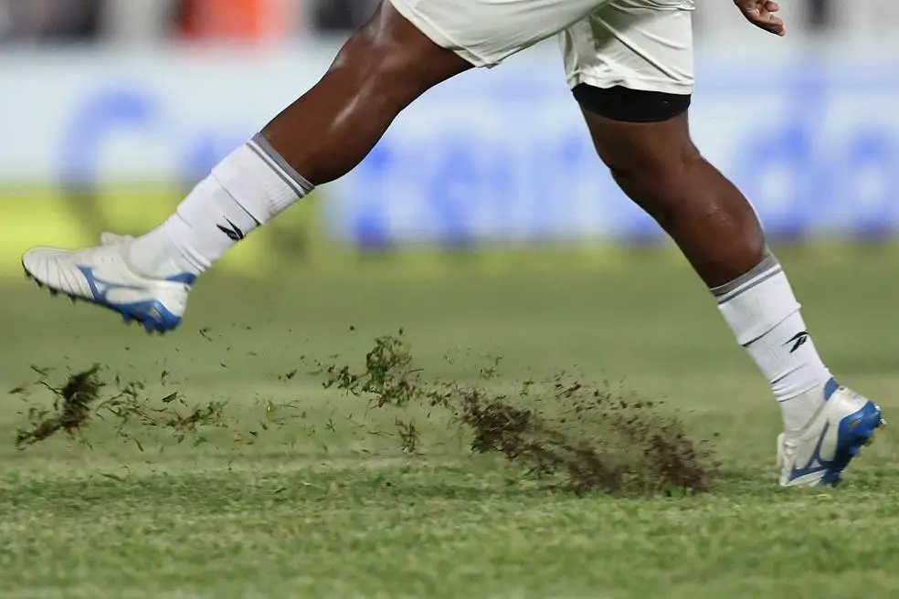 Gramado de Moça Bonita foi alvo de críticas por parte do Botafogo