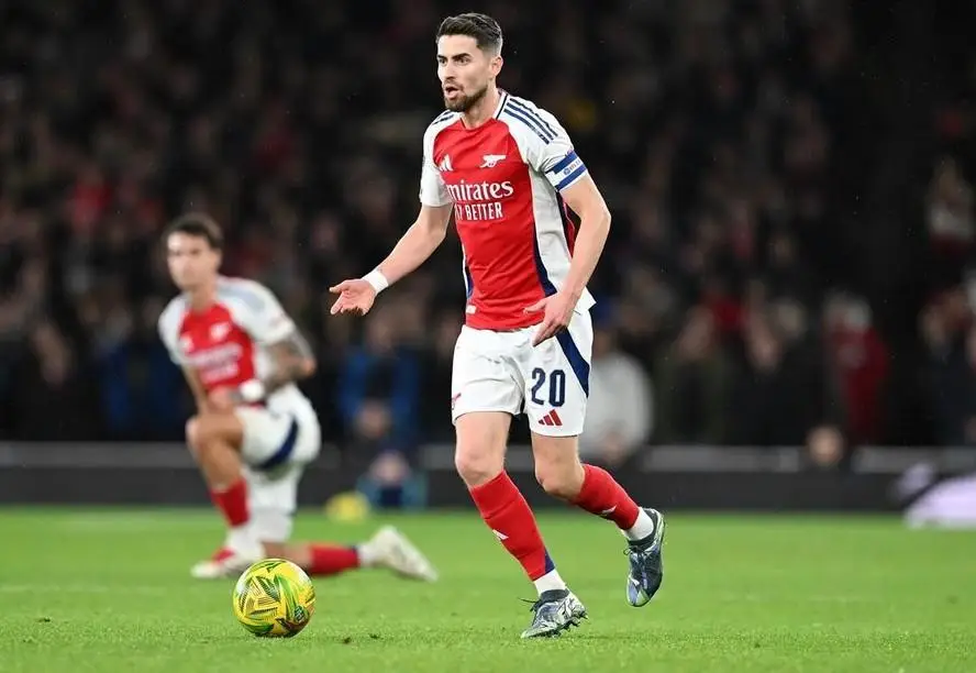 Jorginho em ação pelo Arsenal