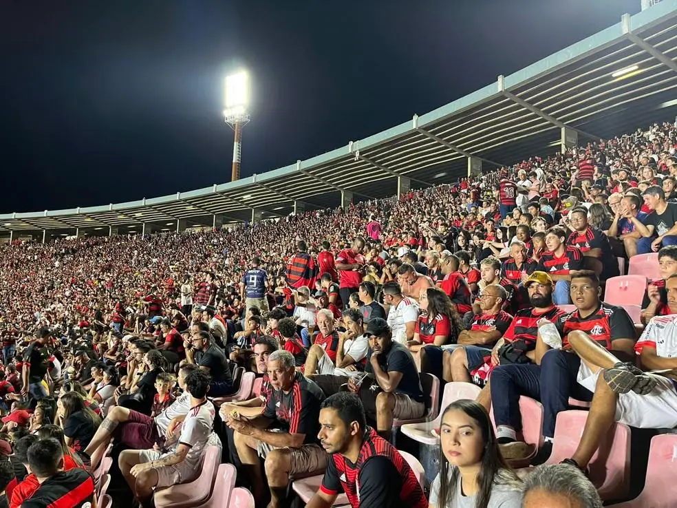 Mais de 16 mil torcedores compareceram ao Parque do Sabiá