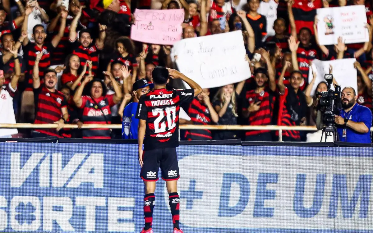 Matheus Gonçalves marcou lindo gol na vitória do Flamengo sobre o Maricá