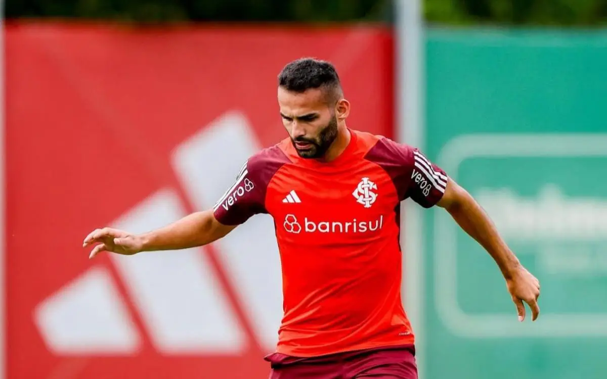 Thiago Maia em treino do Internacional