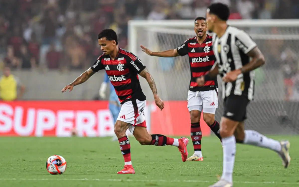 Allan em ação no clássico entre Flamengo e Botafogo