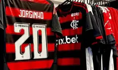 Camisa de Jorginho na loja gera polêmica e especulações