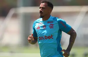 Danilo em treino do Flamengo (Foto: Gilvan de Souza / Flamengo)