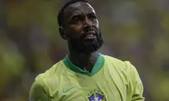 Gerson do Flamengo: Sem lesão, aguarda reavaliação no Rio