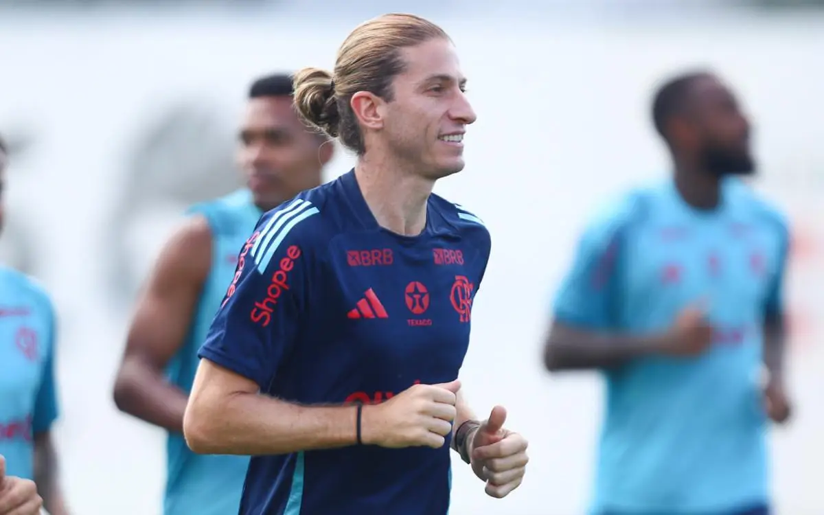 Filipe Luís em treino do Flamengo