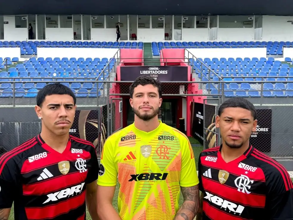 Iago, Lucas Furtado e Rayan Lucas, do Flamengo