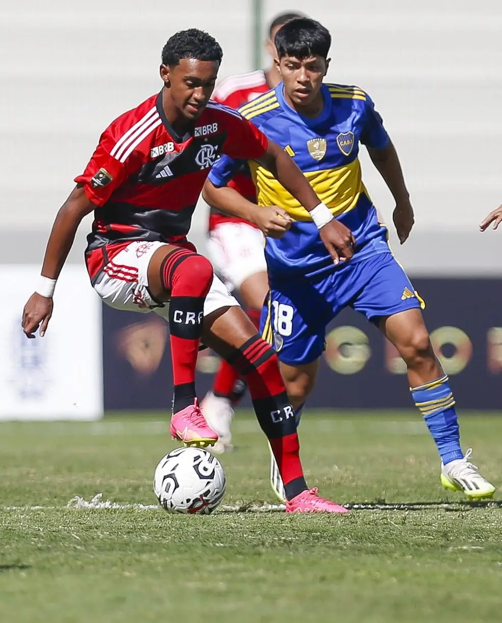 Lucyan é marcado por Payal em Flamengo x Boca na final da Libertadores Sub-20