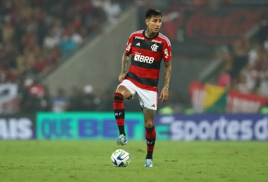 Pulgar negocia renovação com o Flamengo