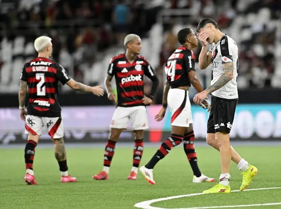 Vegetti lamenta em Vasco x Flamengo