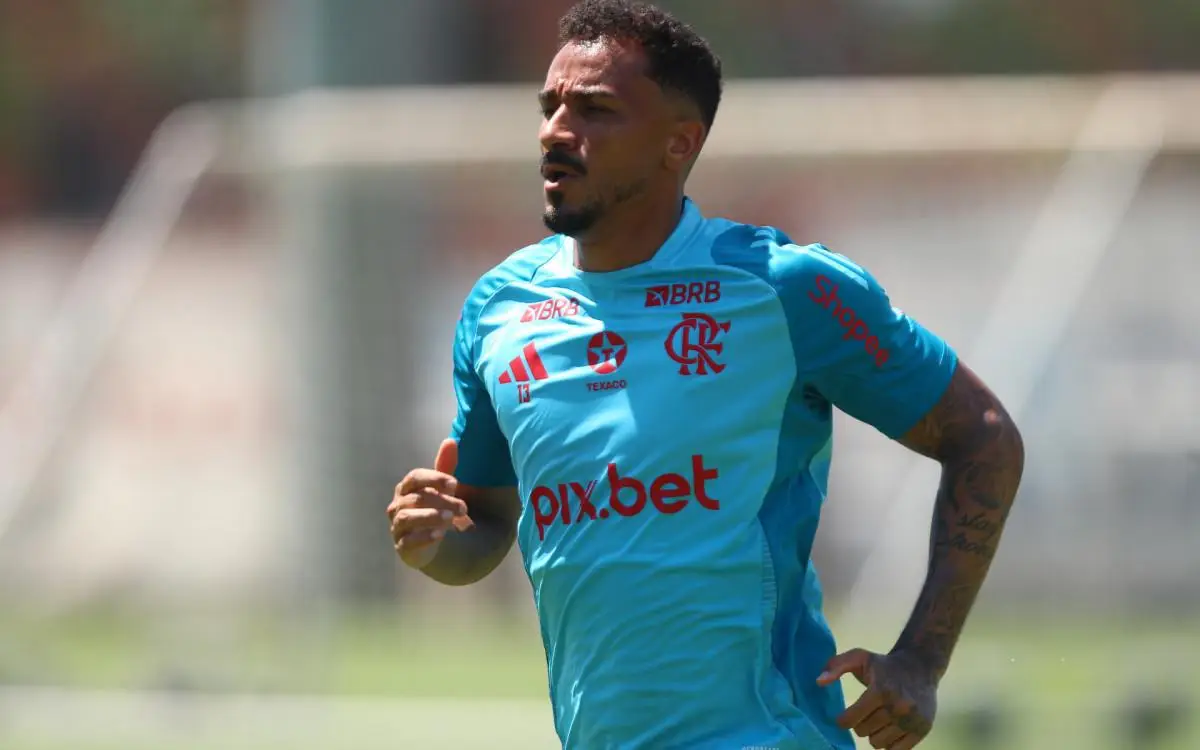 Danilo sofreu duas lesões consecutivas no músculo posterior da coxa direita
