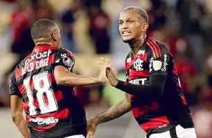 De la Cruz e Wesley (Foto: Flamengo)