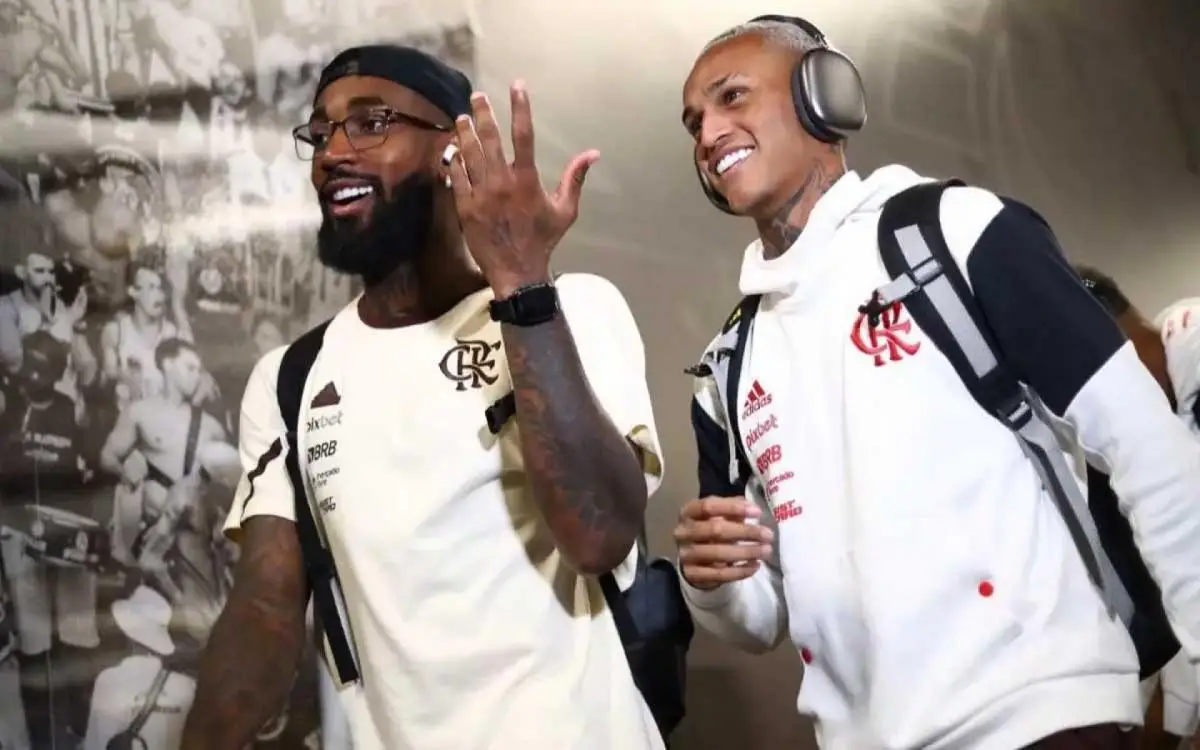 Gerson e Wesley de malas prontas para deixar o Flamengo