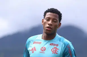 Gonzalo Plata em atividade no Ninho do Urubu (Foto: Gilvan de Souza / Flamengo)