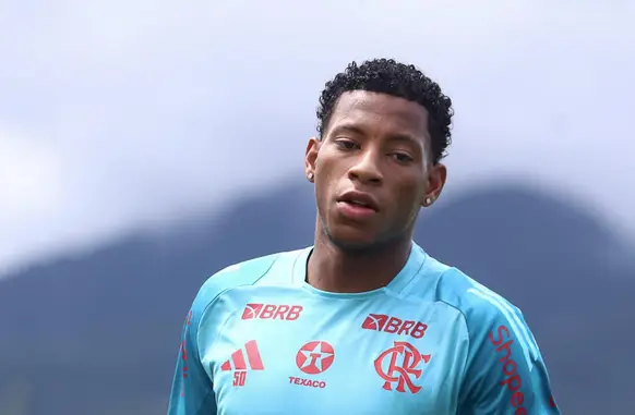 Gonzalo Plata em atividade no Ninho do Urubu (Foto: Gilvan de Souza / Flamengo)