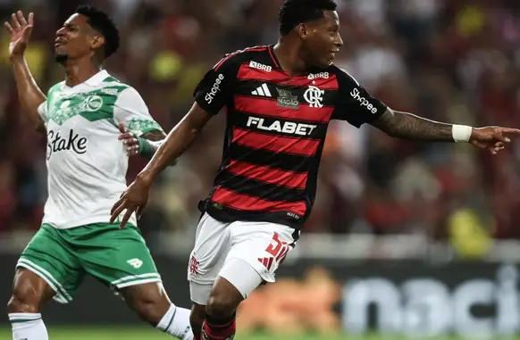 Gonzalo Plata em jogo do Flamengo (Foto: Gilvan de Souza / Flamengo)