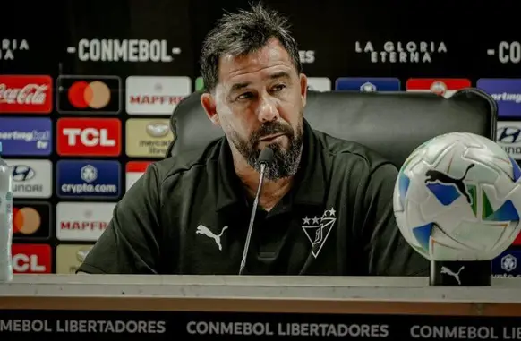 Técnico da LDU (Foto: Divulgação/LDU)